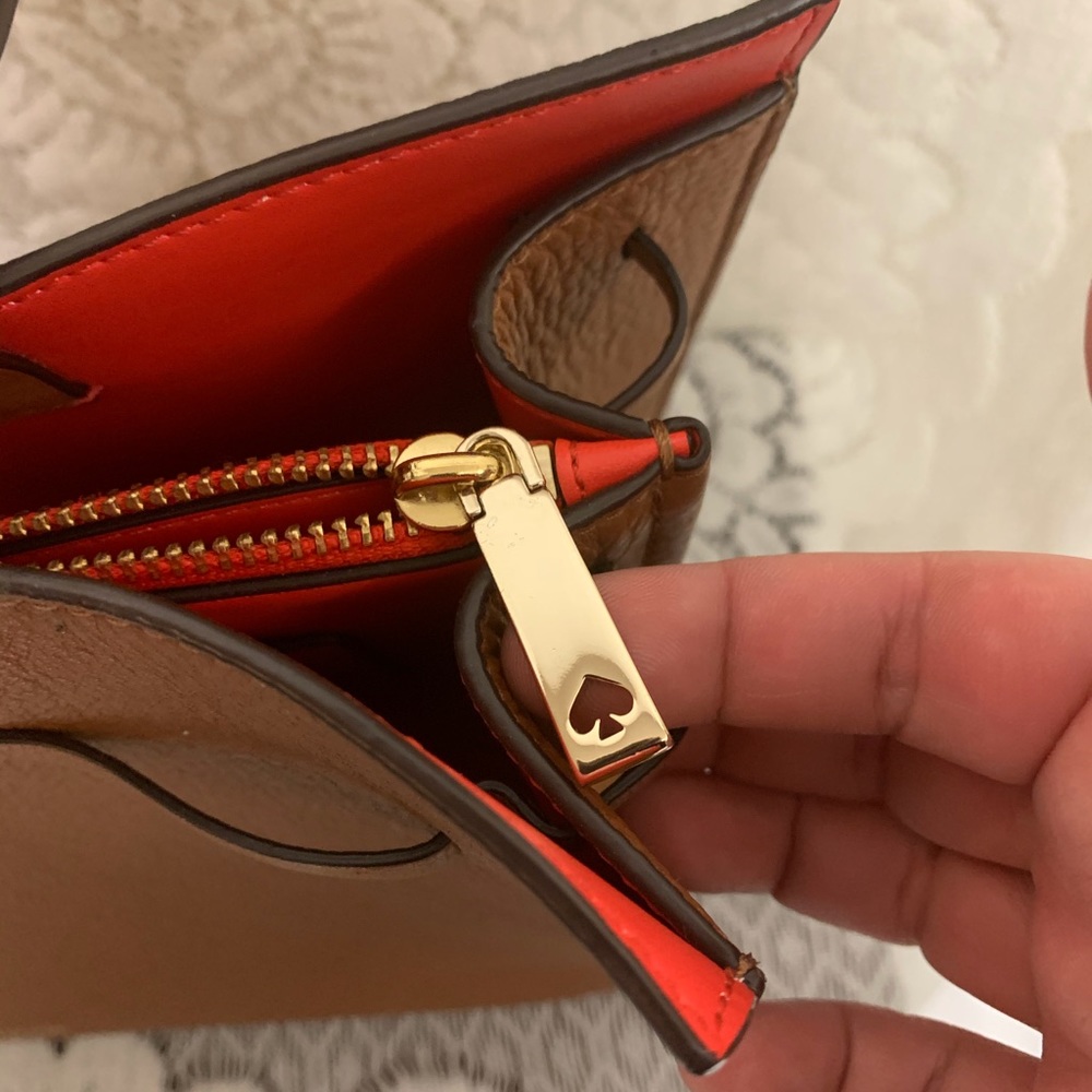 SOLD Kate Spade Hayes Large Tote Bag/ Purse - Picture 4 of 10